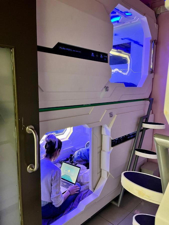 Bestow Capsule Hostel Kuala Lumpur Kültér fotó
