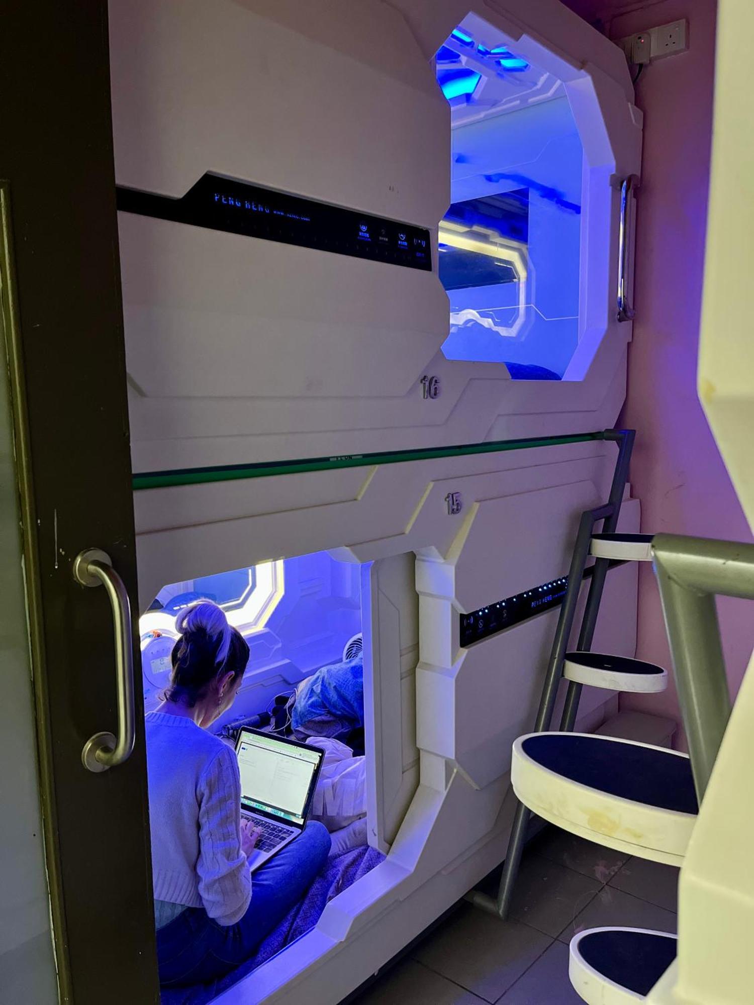 Bestow Capsule Hostel Kuala Lumpur Kültér fotó